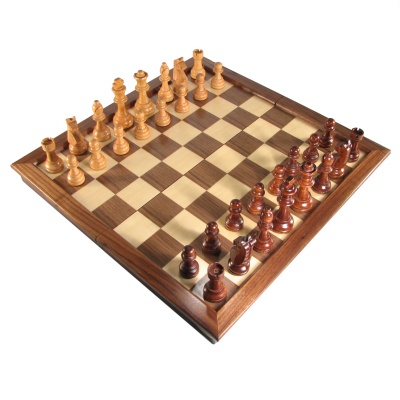 18" Deluxe Walnut  Chess Set