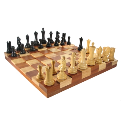 18" Tiered Vanguard Chess Set