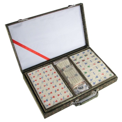 Attache Mah Jongg Set with Wooden Racks