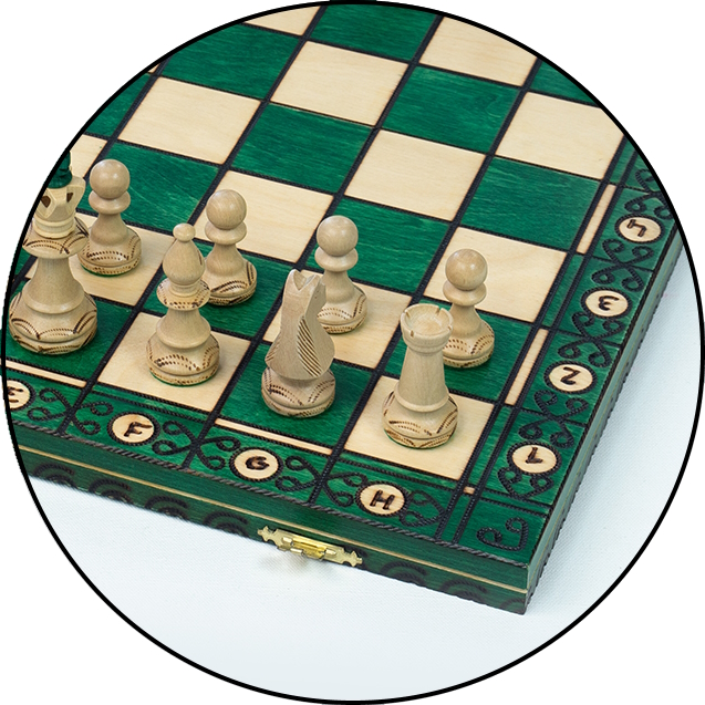 16" Green Senator Chess Set