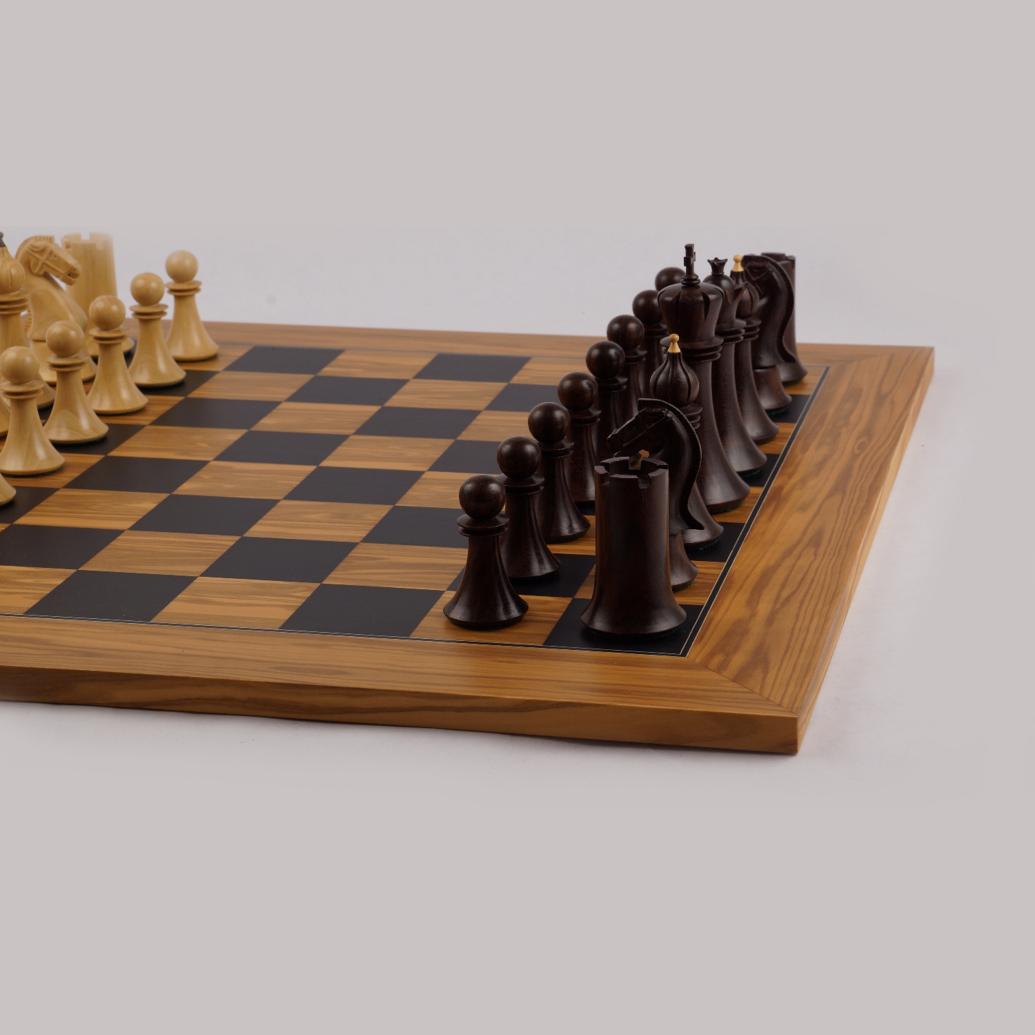 20" MoW Black and Olive Chancellor Chess Board