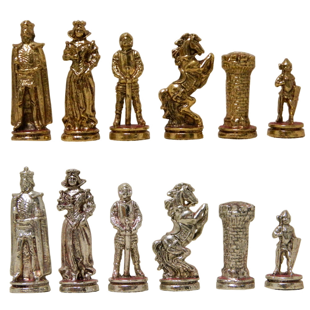 Chess Chivalry: Staunton Chess Pieces & Chessboards