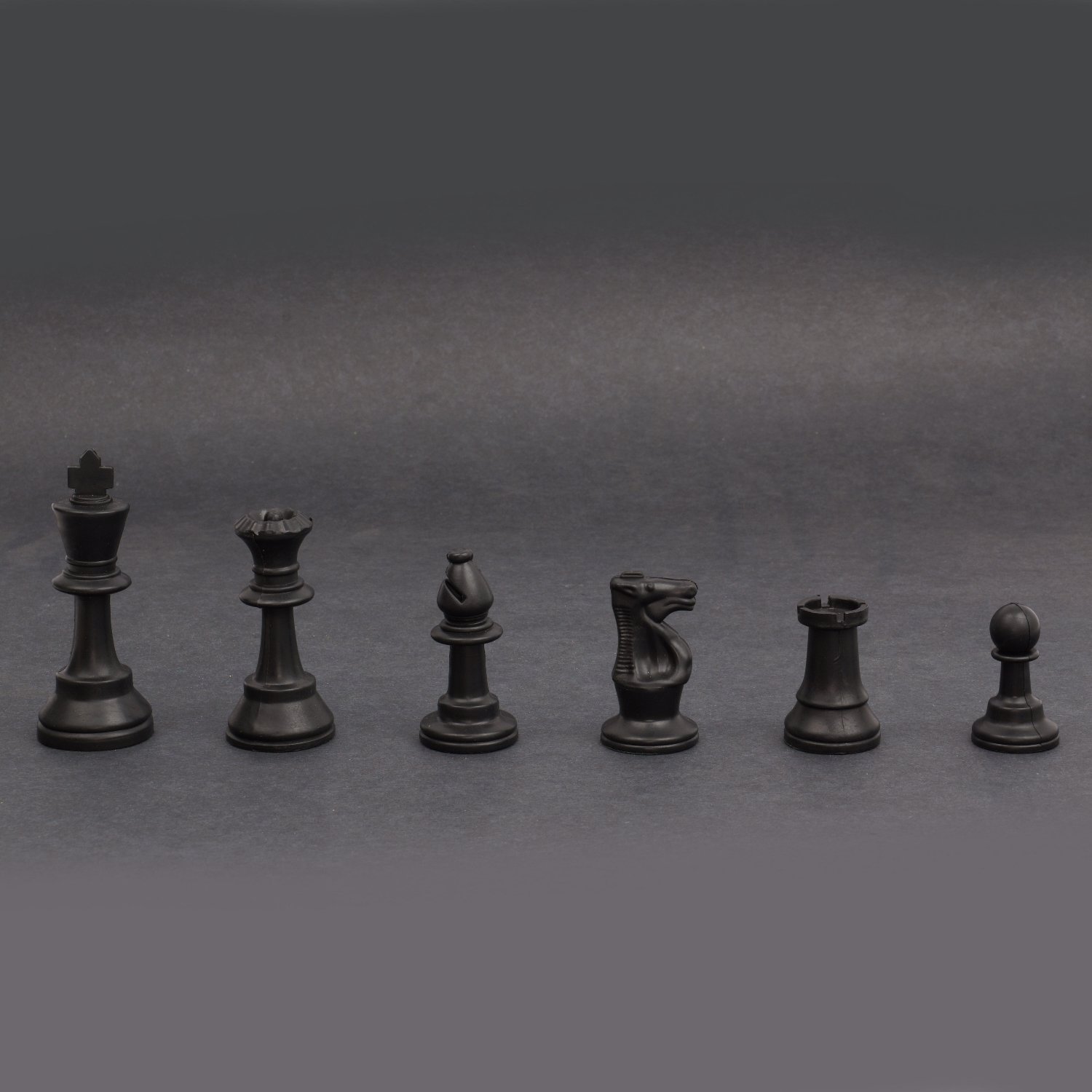 Single Weighted Chess Set Black & White Chess Pieces & 20" Black Vinyl Board 