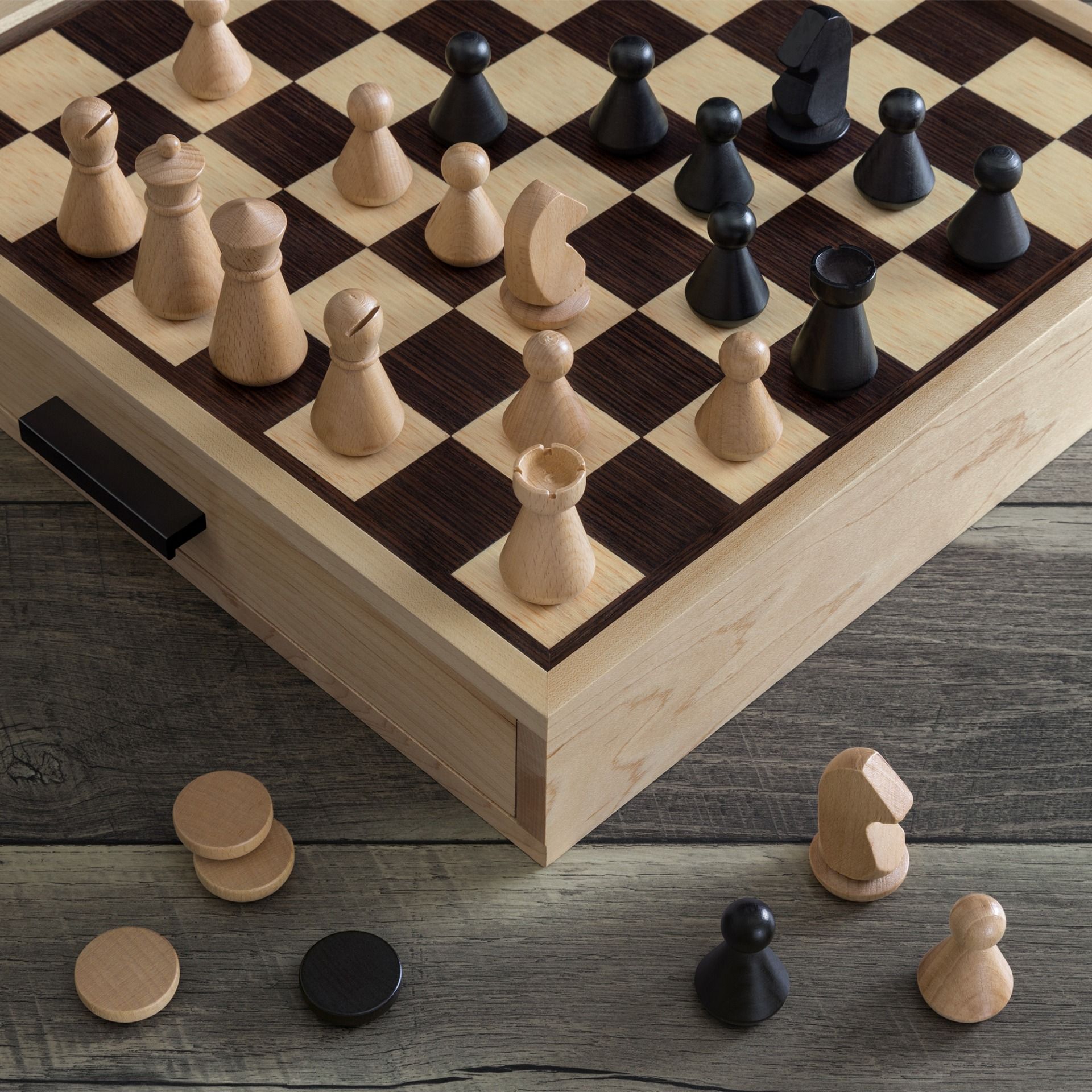 Quadro-chess and checkers