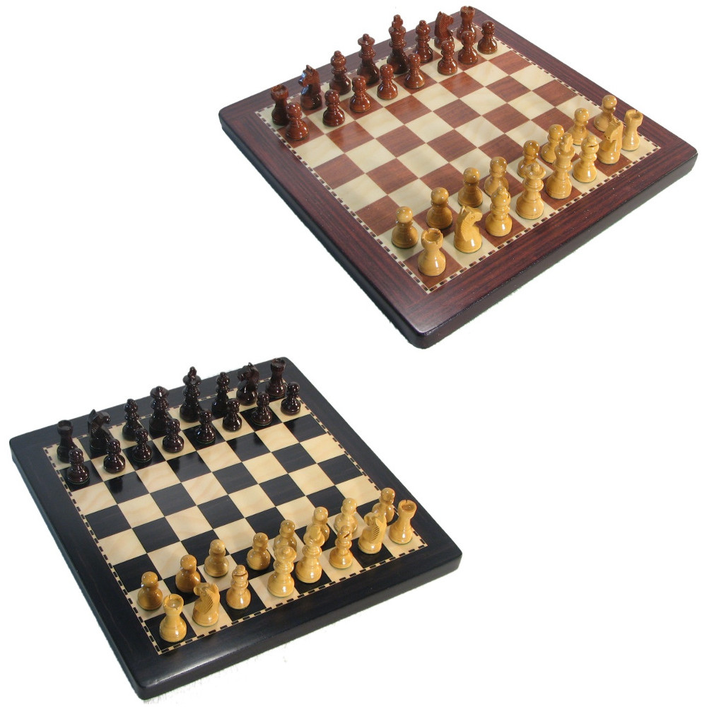 Medium Exclusive Analysis Chess Set with Case